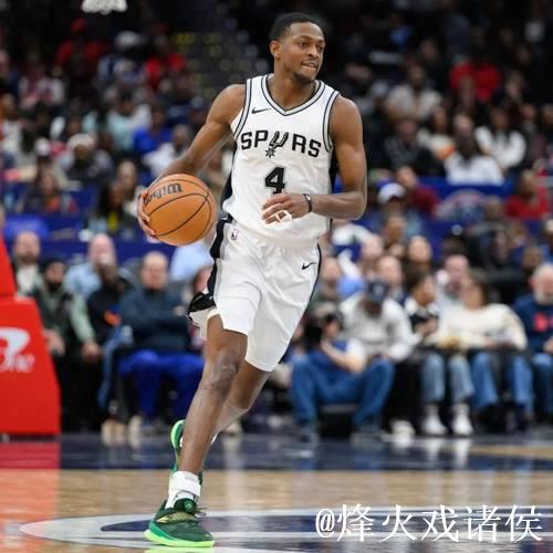 福克斯一家近况:27岁斩获2.3亿大合同,成马刺核心,娇妻显旺夫相 福克斯一家近况:27岁斩获2.3亿大合同,成马刺核心,娇妻显旺夫相